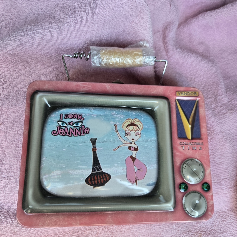 Collectible Tin. I DREAM OF JEANNIE TV EXTREMELY RARE Lunch Box!